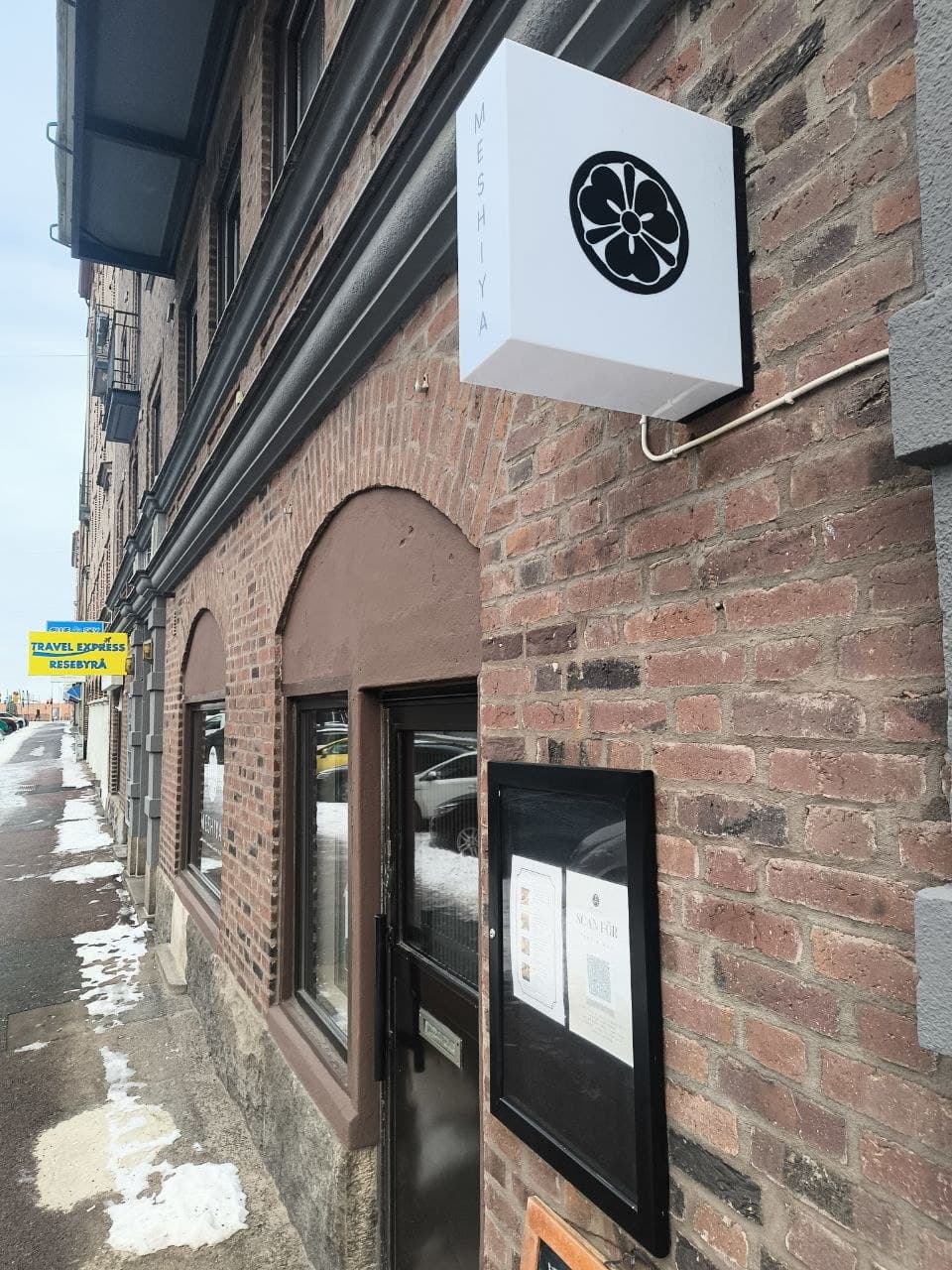 Signs & decor